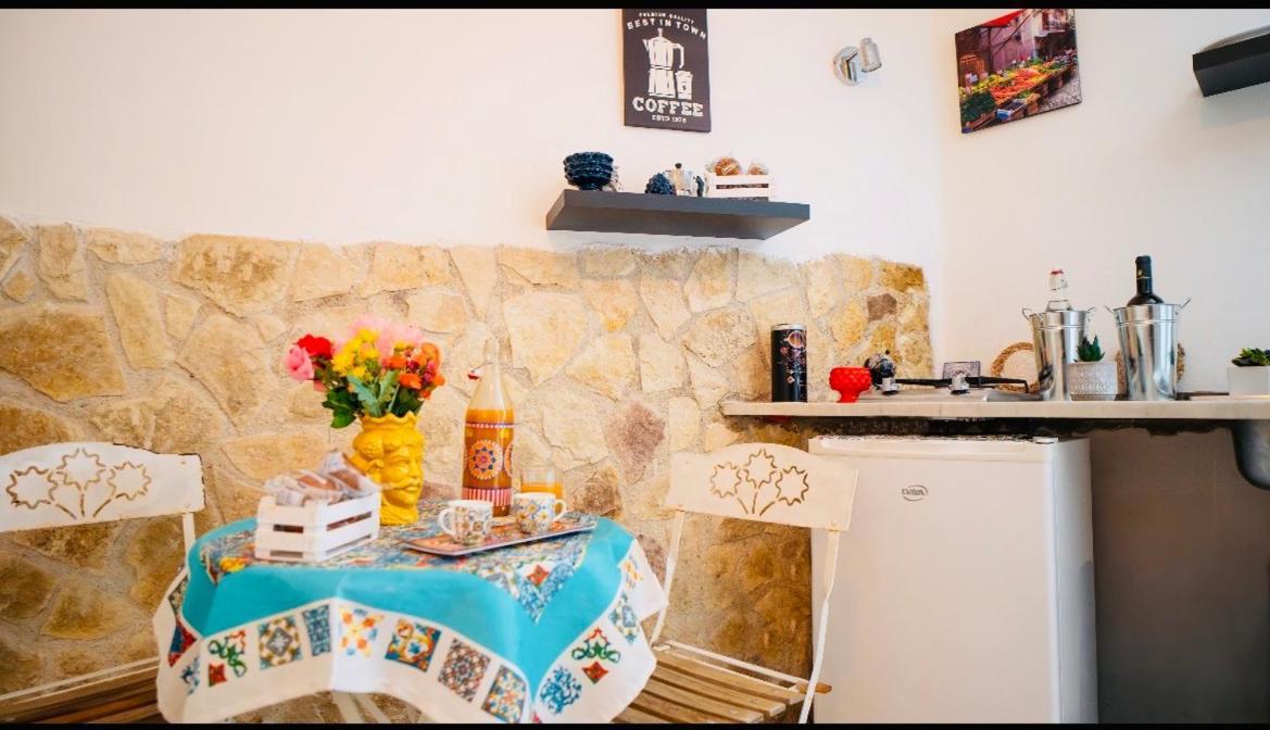 Albergheria Little Home Palermo Esterno foto
